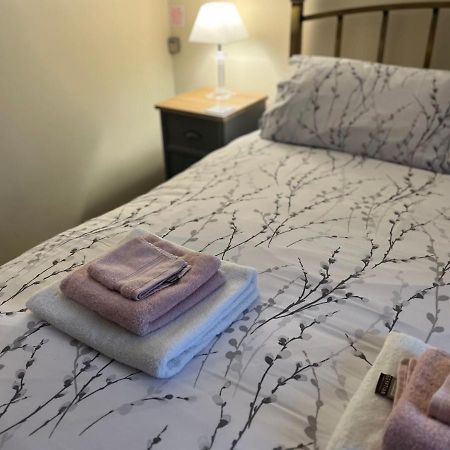 3 Bedroom Apartment, Ballymena, The Wee Stop Gap Exteriör bild