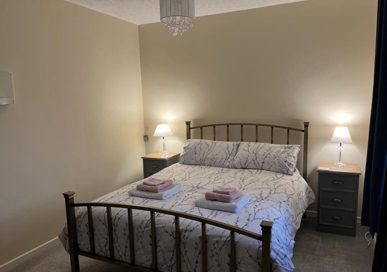 3 Bedroom Apartment, Ballymena, The Wee Stop Gap Exteriör bild